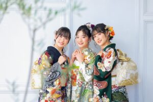 二十歳を迎える3人のお嬢様の振袖姿